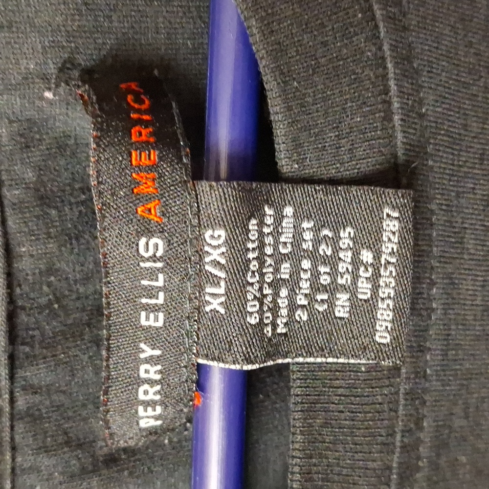 Perry Ellis America inner wear / outerwear. Full-length sleeves.